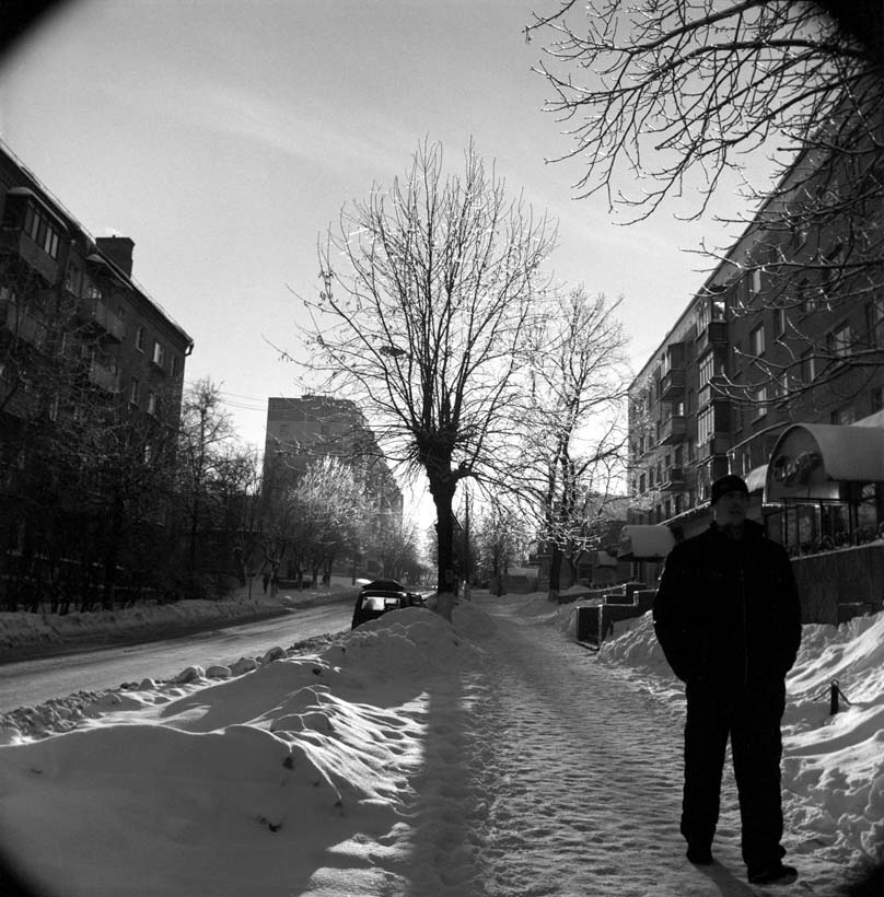 2011-01-07_Yashica_Mat_124G_Yashinon_80_3_5_WideAngle_Delta_400