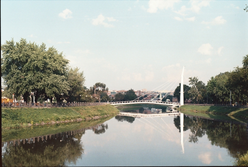 r001-0302
