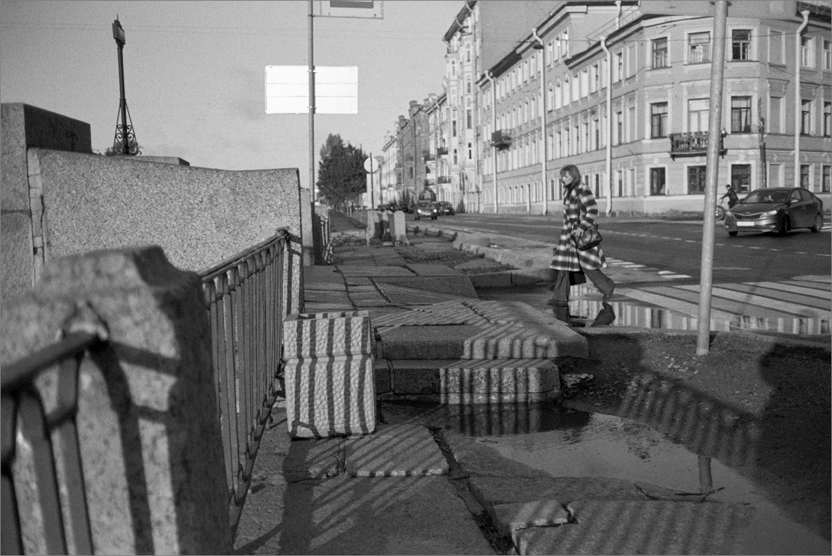 knn_YashicaElectro35CC_YashinonDX35mm1_8_2023_12_SvemaKN-2_02_1975_iso25_1_1200