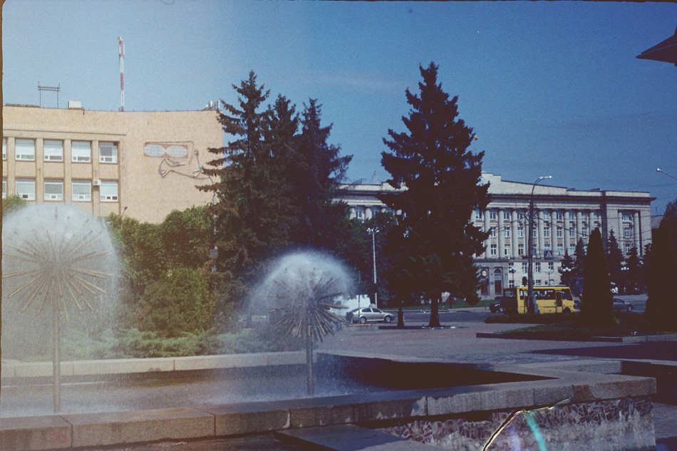 r001-0012