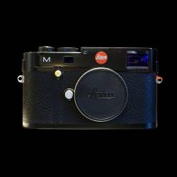 800px-Leica_M-240-P4140434-black.jpg